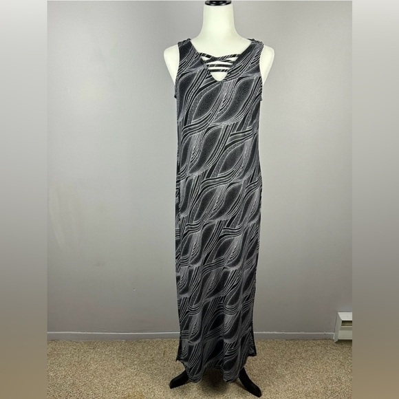 2 Dye 4 Sleeveless Black and White Maxi Dress Size Medium - Picture 13 of 13